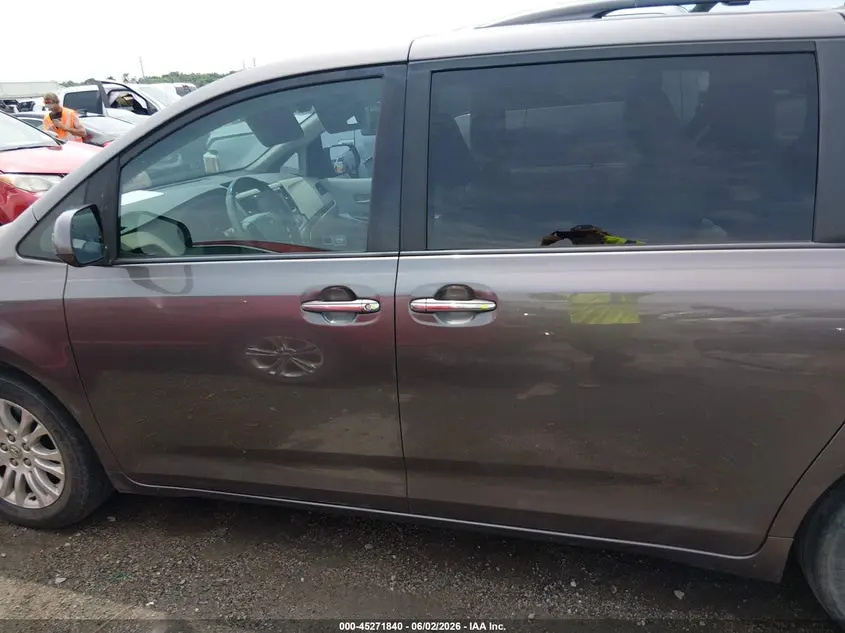 2012 TOYOTA SIENNA XLE V6 8 PASSENGER