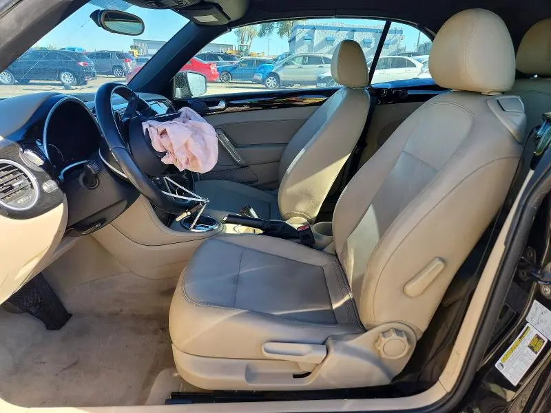 2013 VOLKSWAGEN BEETLE   