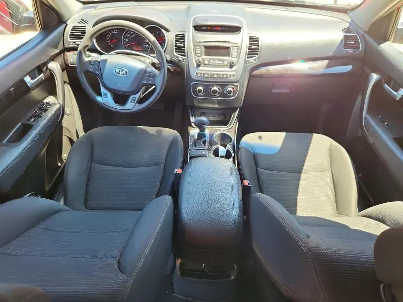 2014 KIA SORENTO LX  