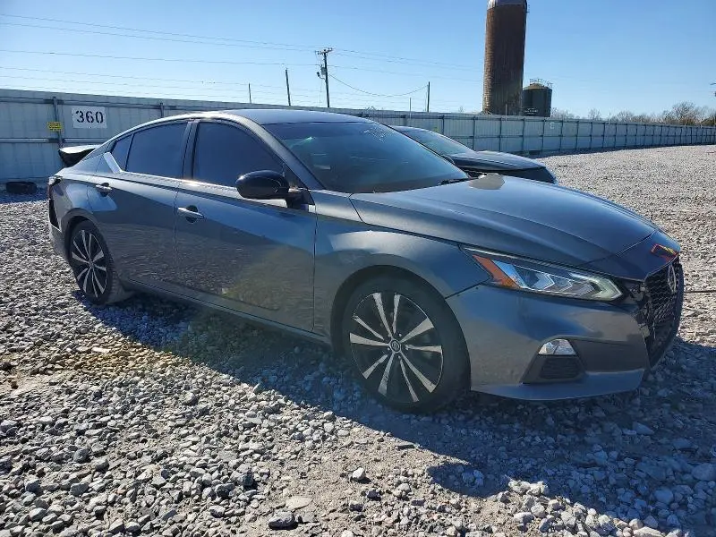 2019 NISSAN ALTIMA SR  