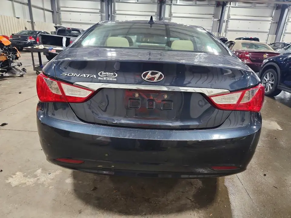 2011 HYUNDAI SONATA GLS  