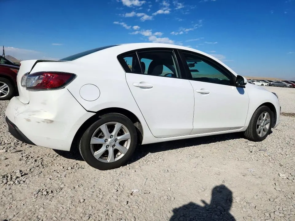 2011 MAZDA 3 I  