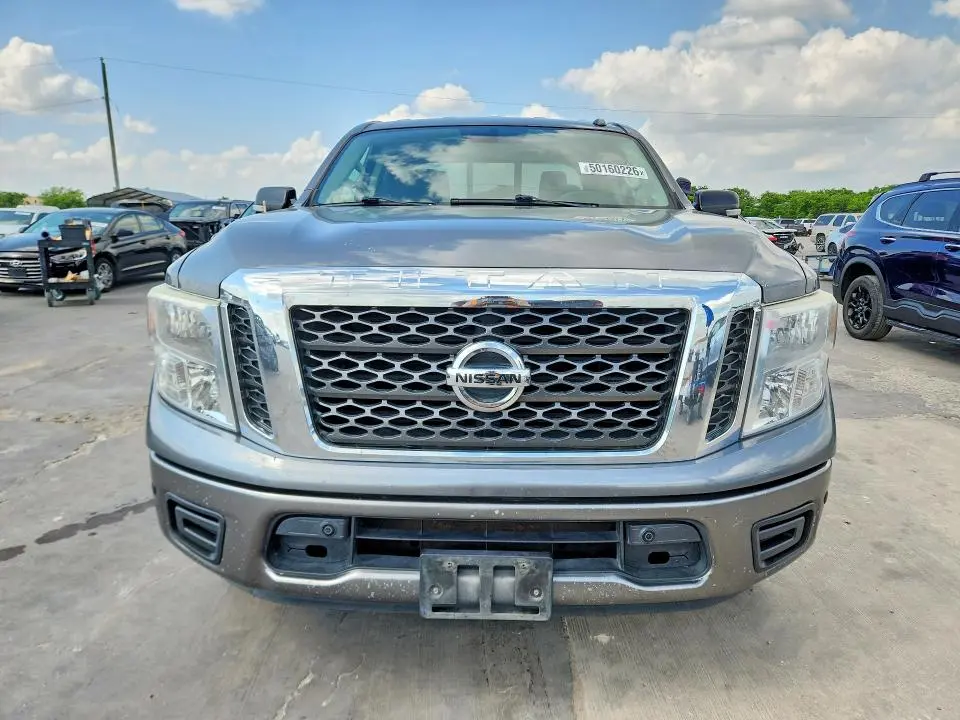 2018 NISSAN TITAN SV  