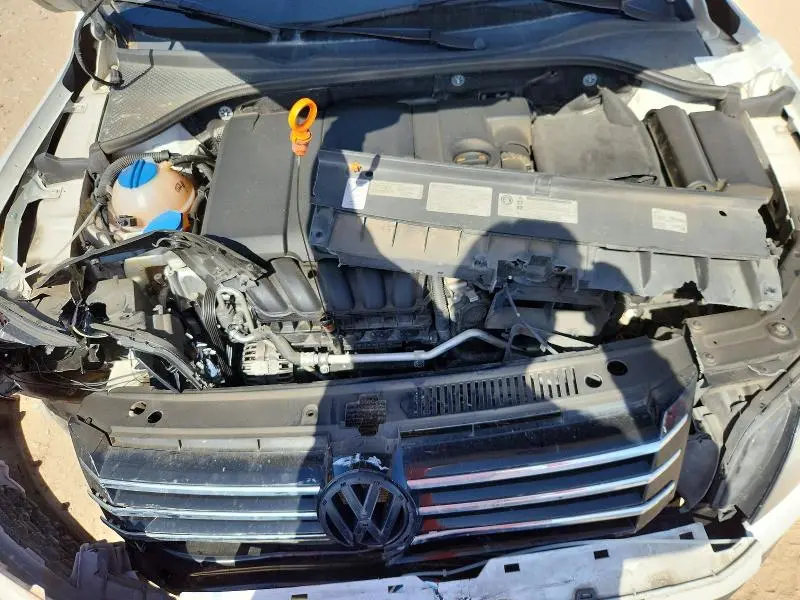 2013 VOLKSWAGEN PASSAT SE  