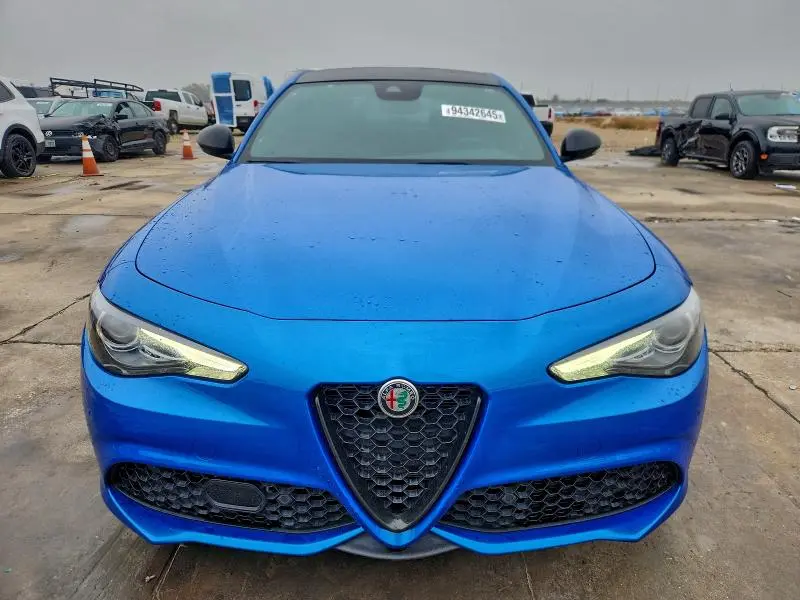 2023 ALFA ROMEO GIULIA TI  