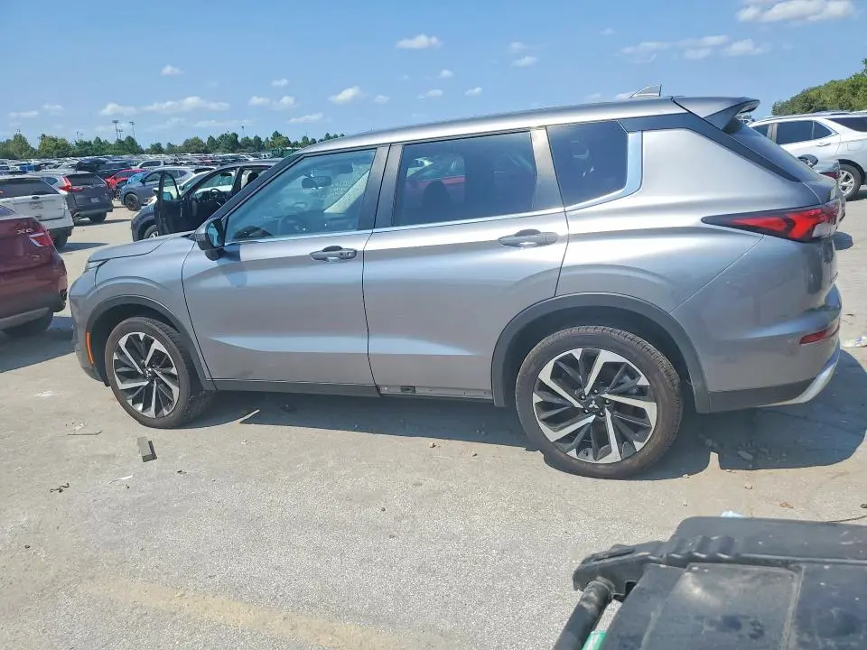 2022 MITSUBISHI OUTLANDER SE  