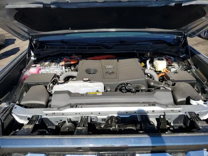 2026 TOYOTA TUNDRA PLATINUM HV  