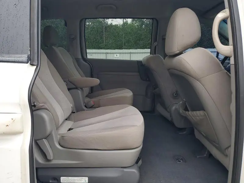 2012 KIA SEDONA LX  