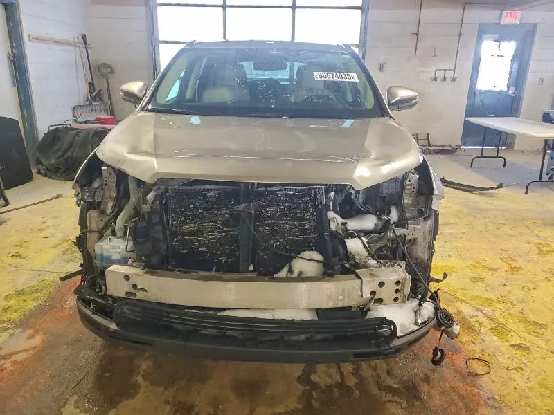 2016 TOYOTA HIGHLANDER LIMITED  