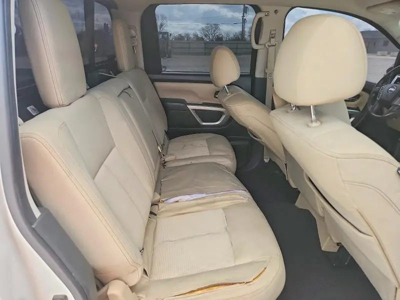 2017 NISSAN TITAN SV  