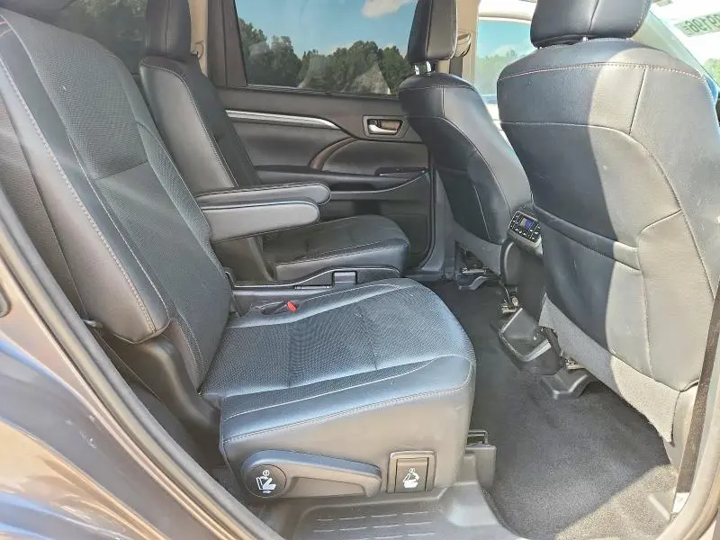 2018 TOYOTA HIGHLANDER LIMITED PLATINUM  