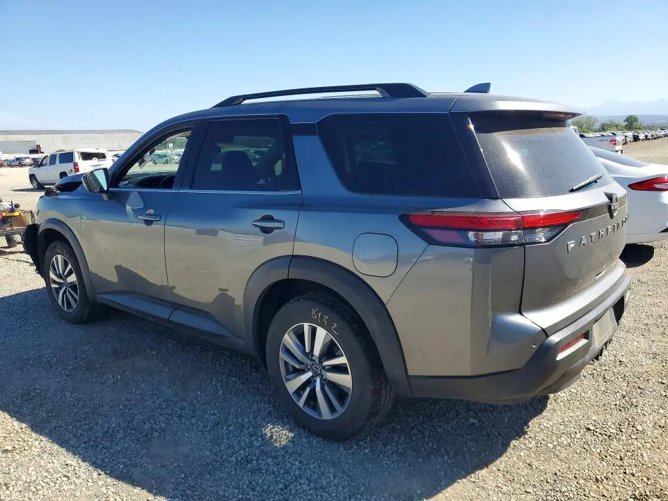 2022 NISSAN PATHFINDER SV  