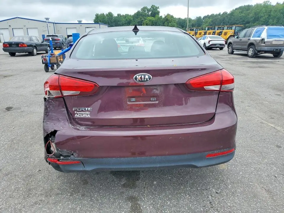 2017 KIA FORTE LX  