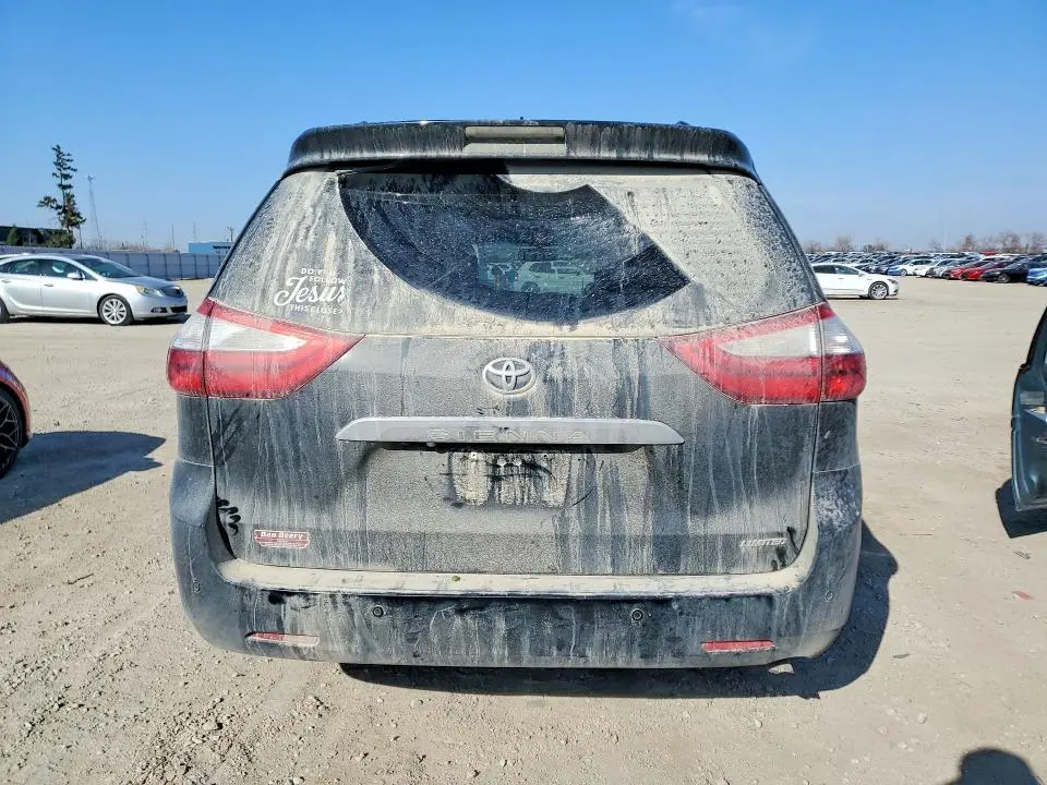 2015 TOYOTA SIENNA LIMITED 7-PASSENGER  