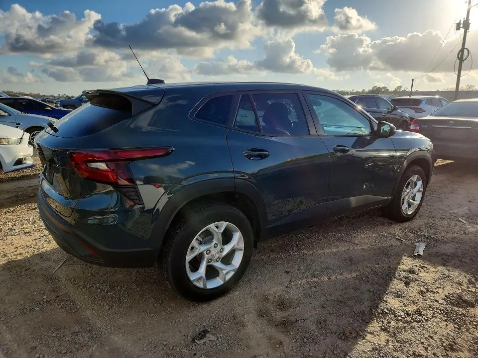 2025 CHEVROLET TRAX LS  