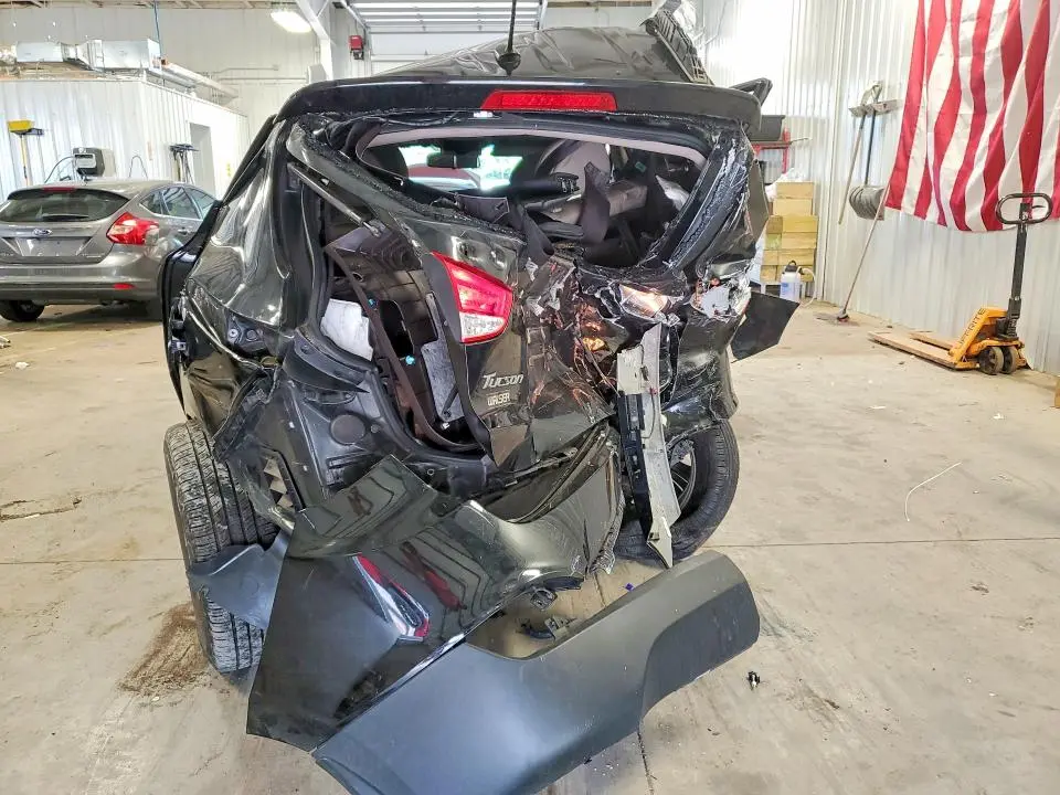 2015 HYUNDAI TUCSON SE  