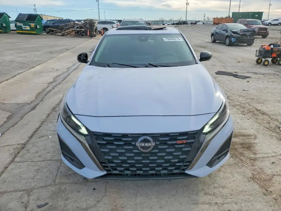 2024 NISSAN ALTIMA SR  