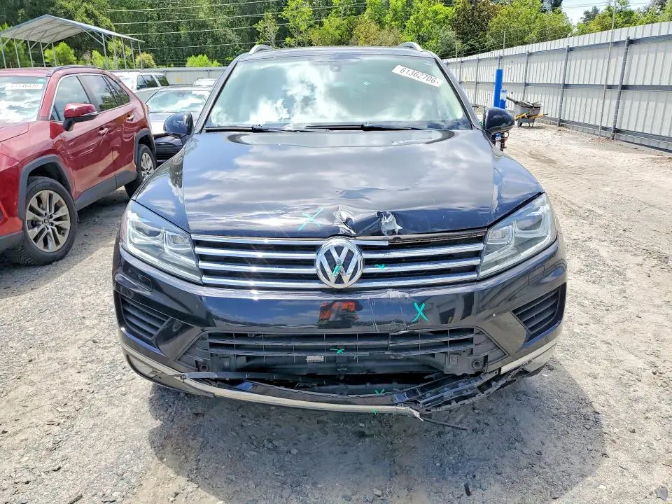 2015 VOLKSWAGEN TOUAREG V6 TDI  