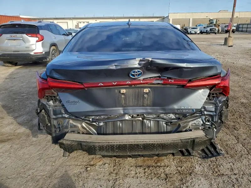 2019 TOYOTA AVALON XLE  