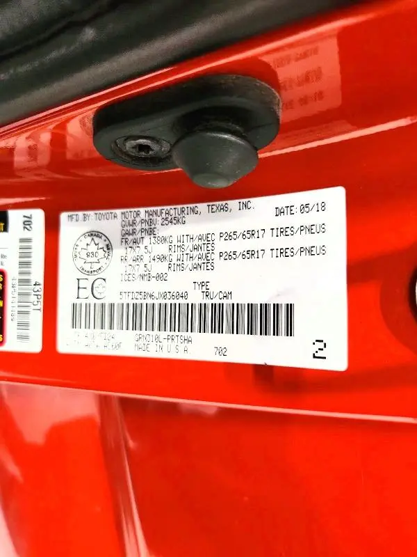 2018 TOYOTA TACOMA SR5 V6  