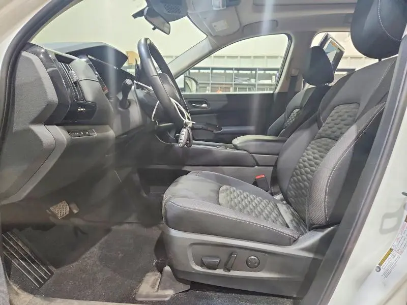 2022 NISSAN PATHFINDER SV  