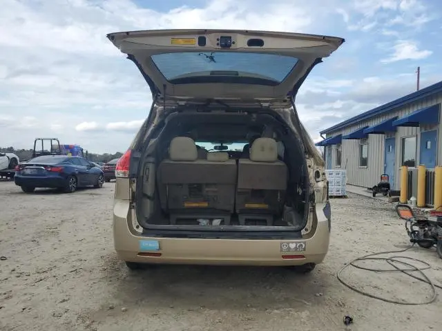 2012 TOYOTA SIENNA XLE  