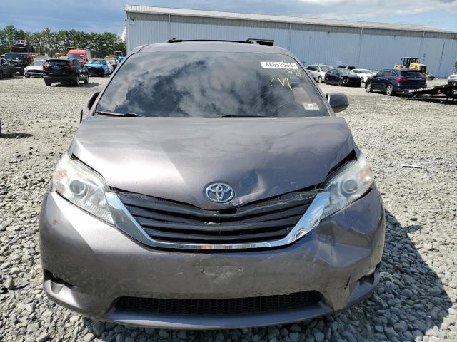 2013 TOYOTA SIENNA LE