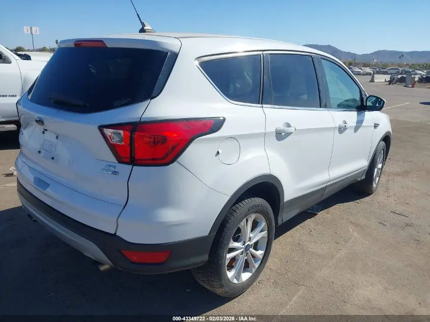 2019 FORD ESCAPE SE