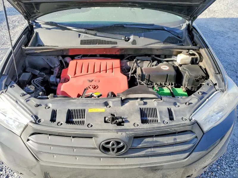 2013 TOYOTA HIGHLANDER PLUS  