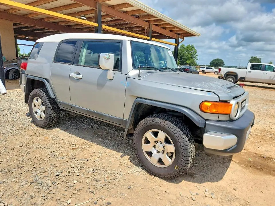 2010 TOYOTA FJ CRUISER BASE  