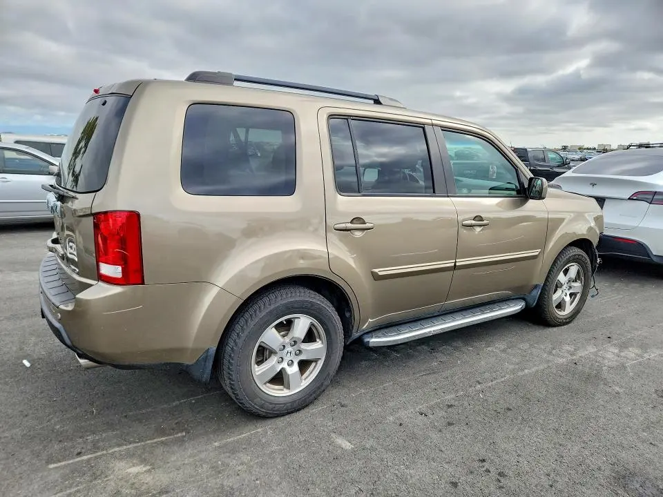 2011 HONDA PILOT EX  