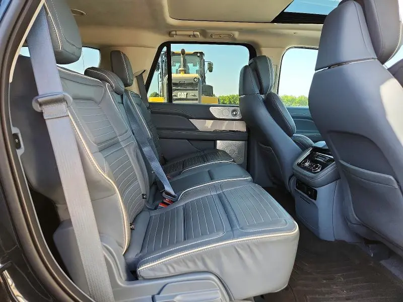 2021 LINCOLN NAVIGATOR BLACK LABEL  