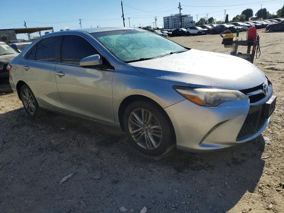 2015 TOYOTA CAMRY SE  