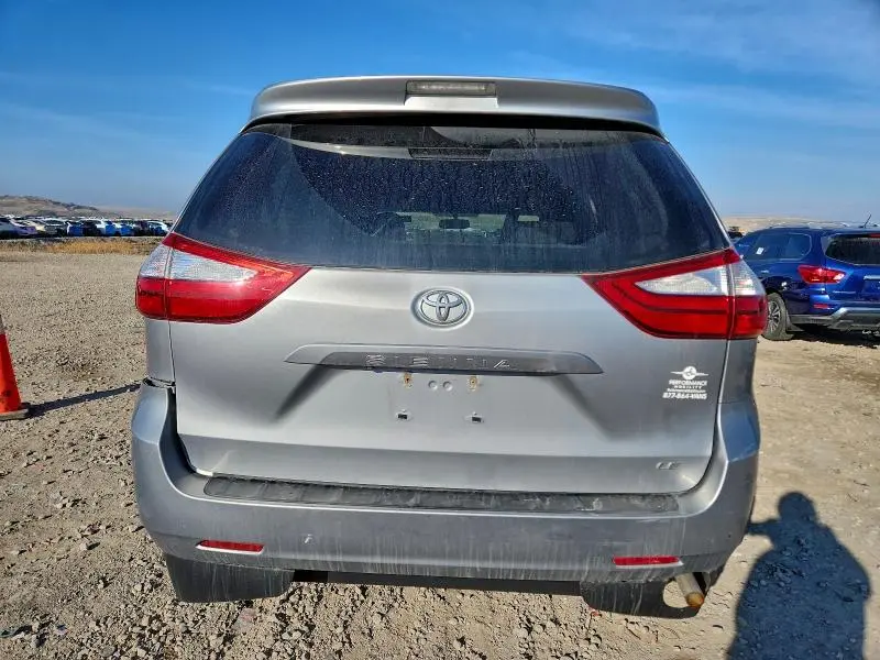 2015 TOYOTA SIENNA LE 8-PASSENGER  