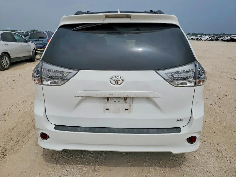 2020 TOYOTA SIENNA SE 8-PASSENGER  