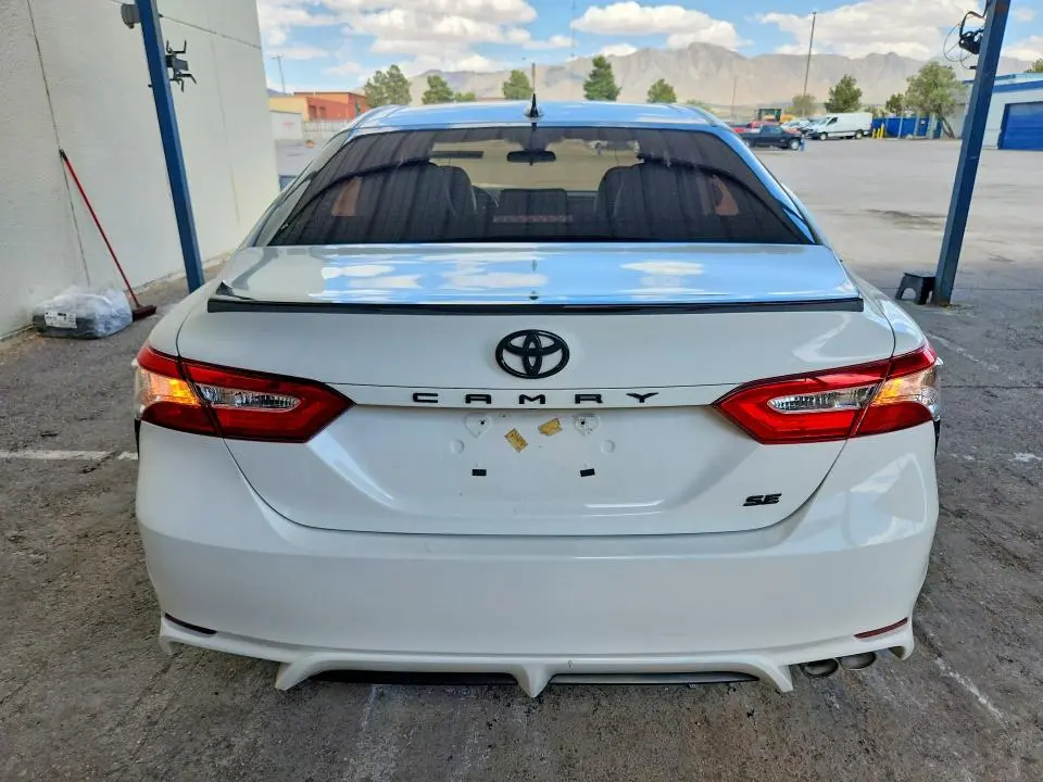 2020 TOYOTA CAMRY SE NIGHTSHADE  