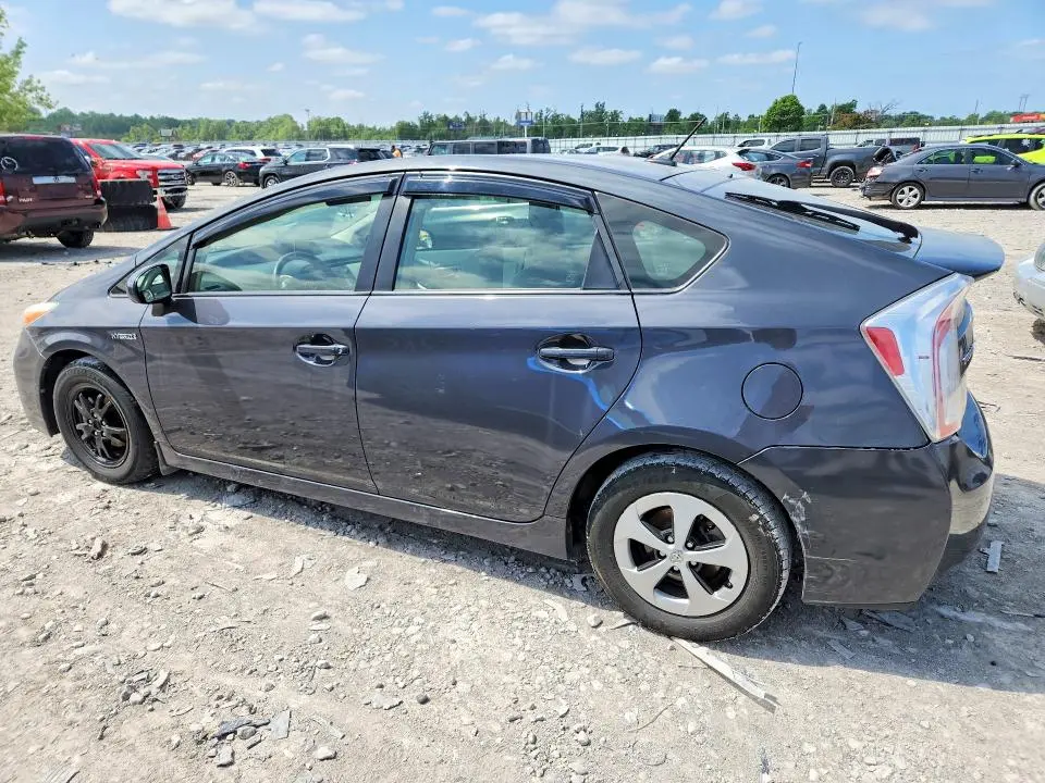 2015 TOYOTA PRIUS THREE  