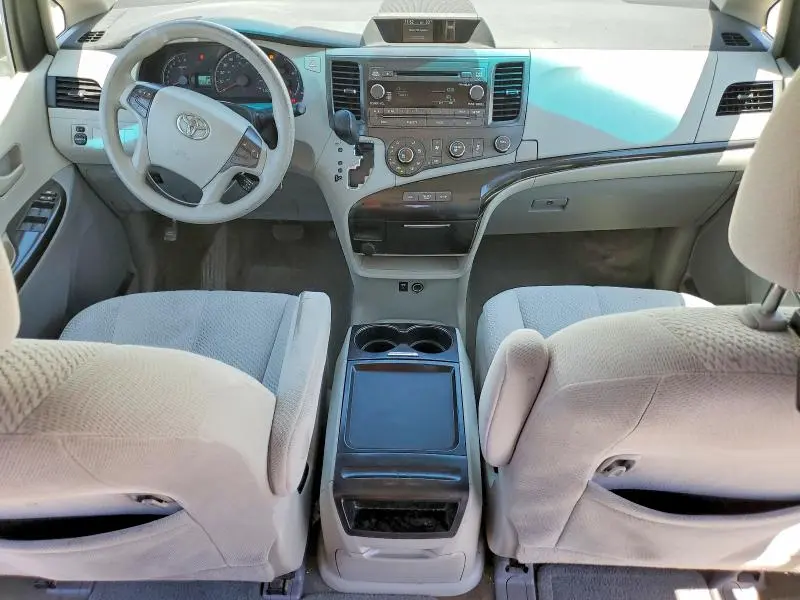 2011 TOYOTA SIENNA LE  