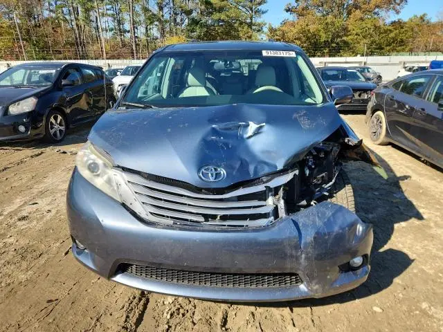 2014 TOYOTA SIENNA XLE  
