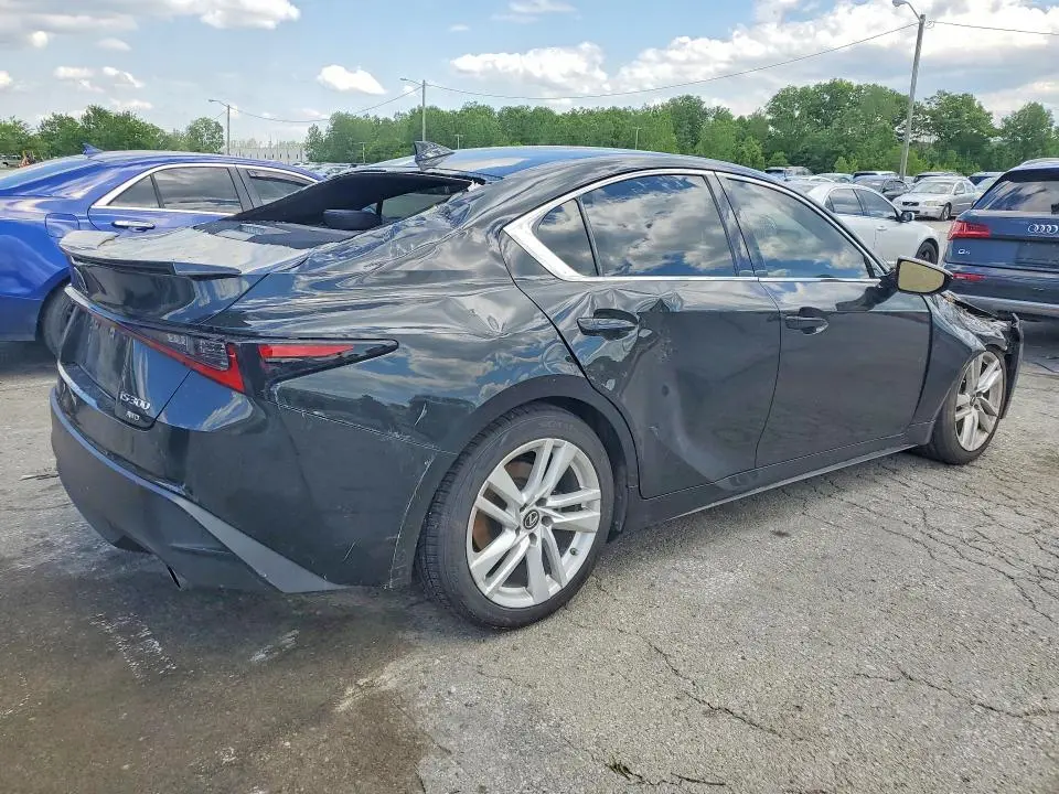 2021 LEXUS IS 300  