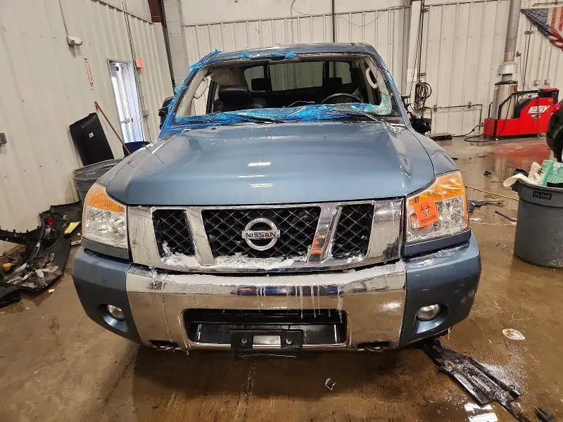 2010 NISSAN TITAN XE  