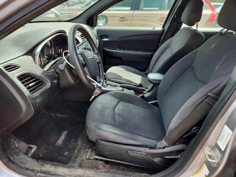 2013 CHRYSLER 200 LX  