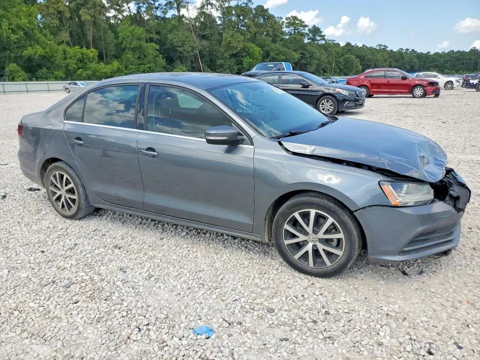 2017 VOLKSWAGEN JETTA SE  