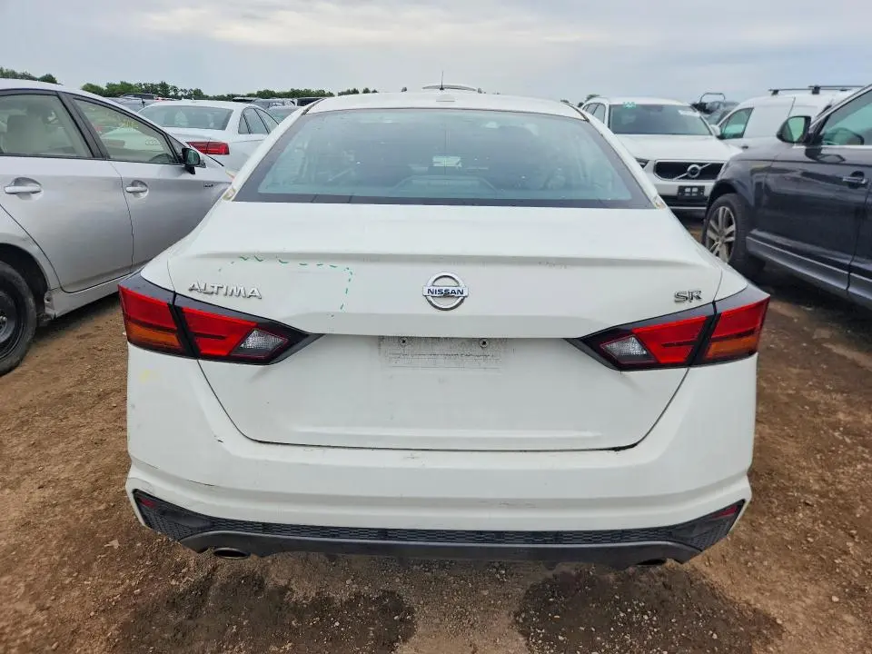 2019 NISSAN ALTIMA SR  
