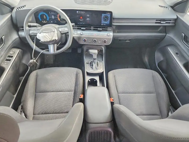 2024 HYUNDAI KONA SE  