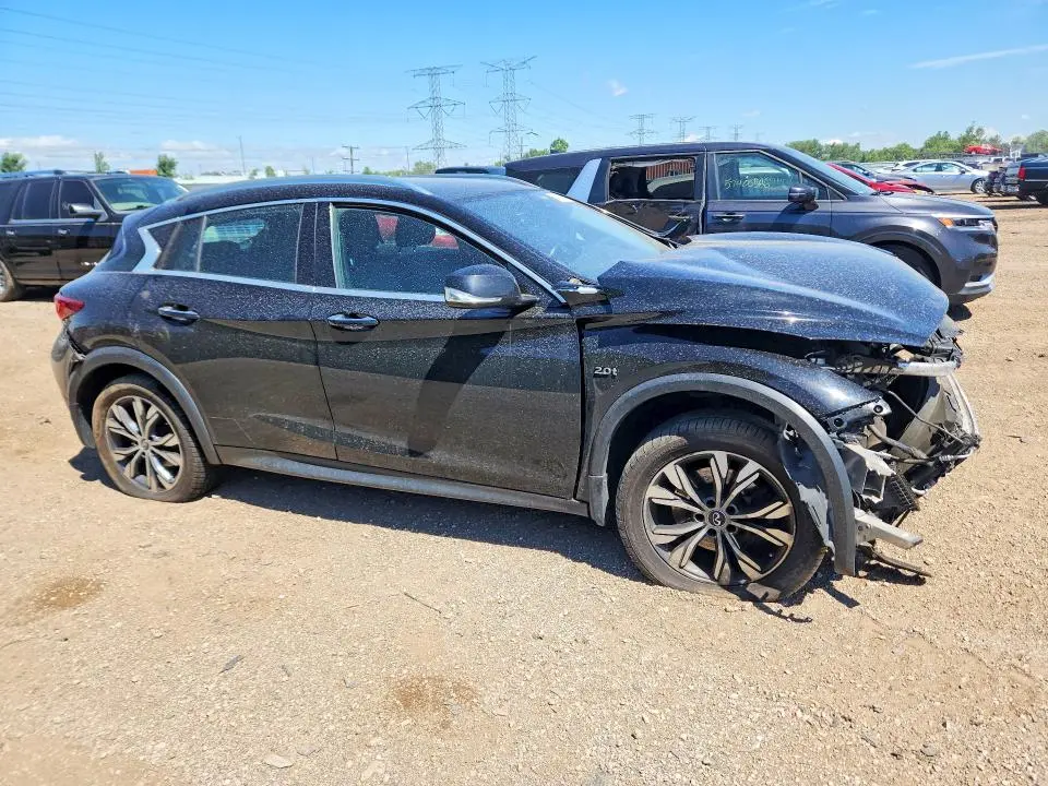 2017 INFINITI QX30 PREMIUM  