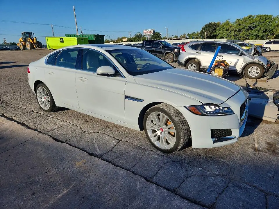 2019 JAGUAR XF PRESTIGE  