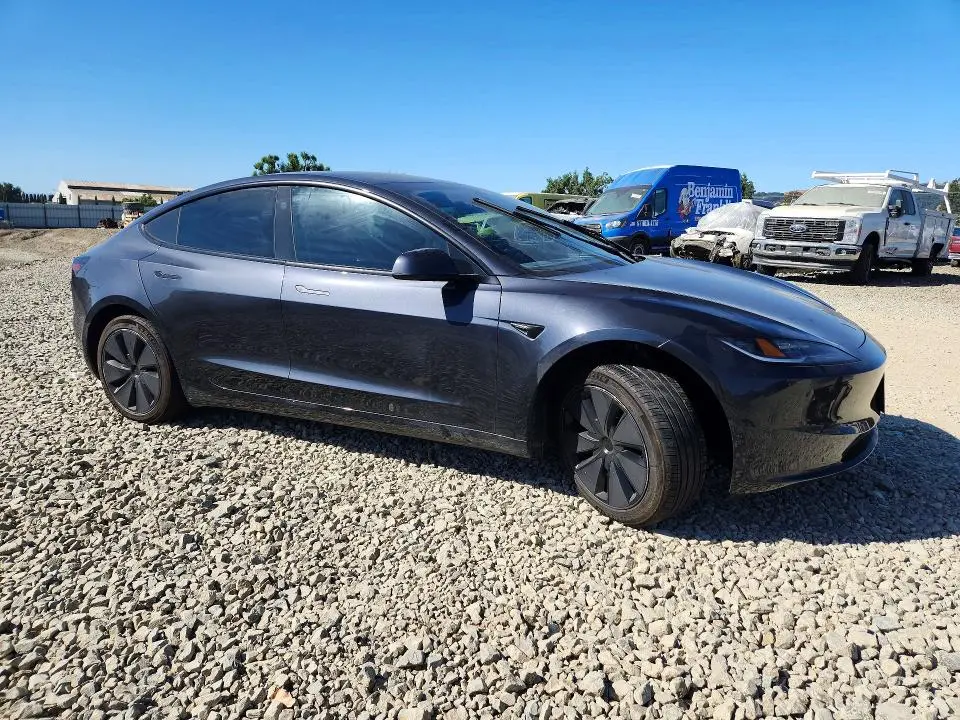 2025 TESLA MODEL 3   