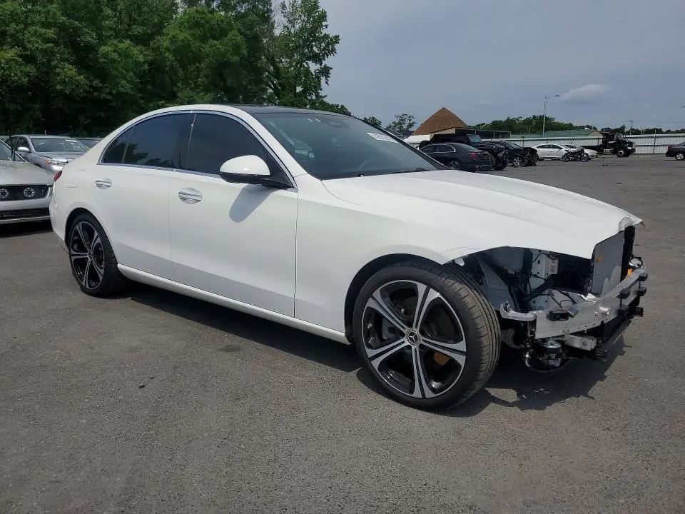 2025 MERCEDES-BENZ C 300  