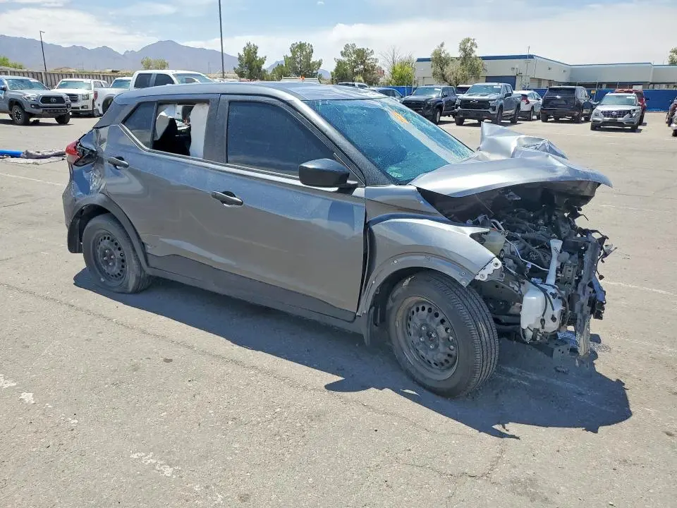 2021 NISSAN KICKS S  